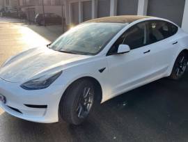 Tesla model 3, 60 kwh, € 47,300